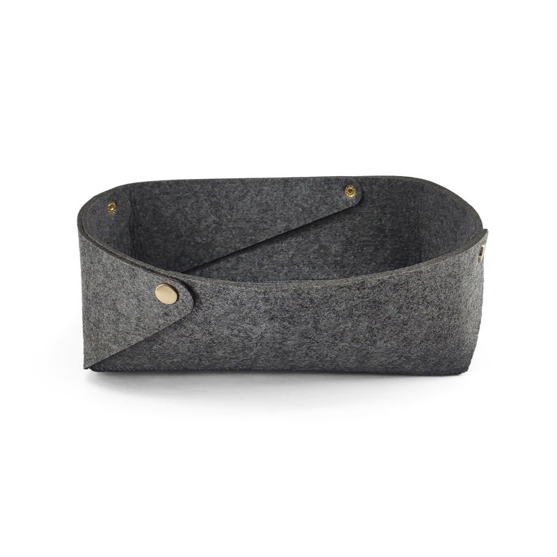 สีเทาเข้ม