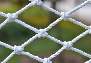 Kunststoff-Absturz sicherungs netz für Gebäude gerüste für verbesserte Sicherheit vor Ort - Product Image 2