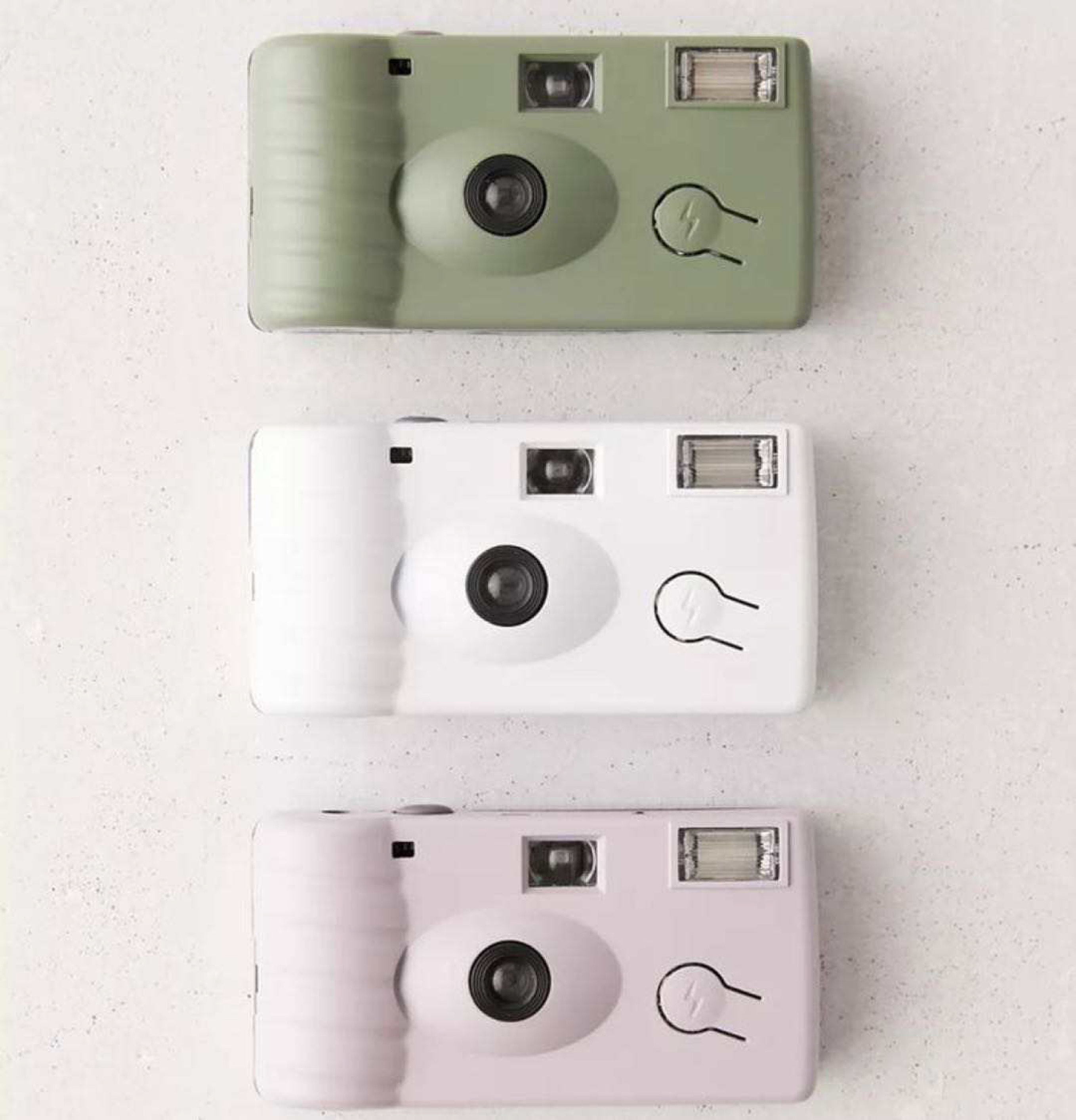 Appareil photo blanc sans film