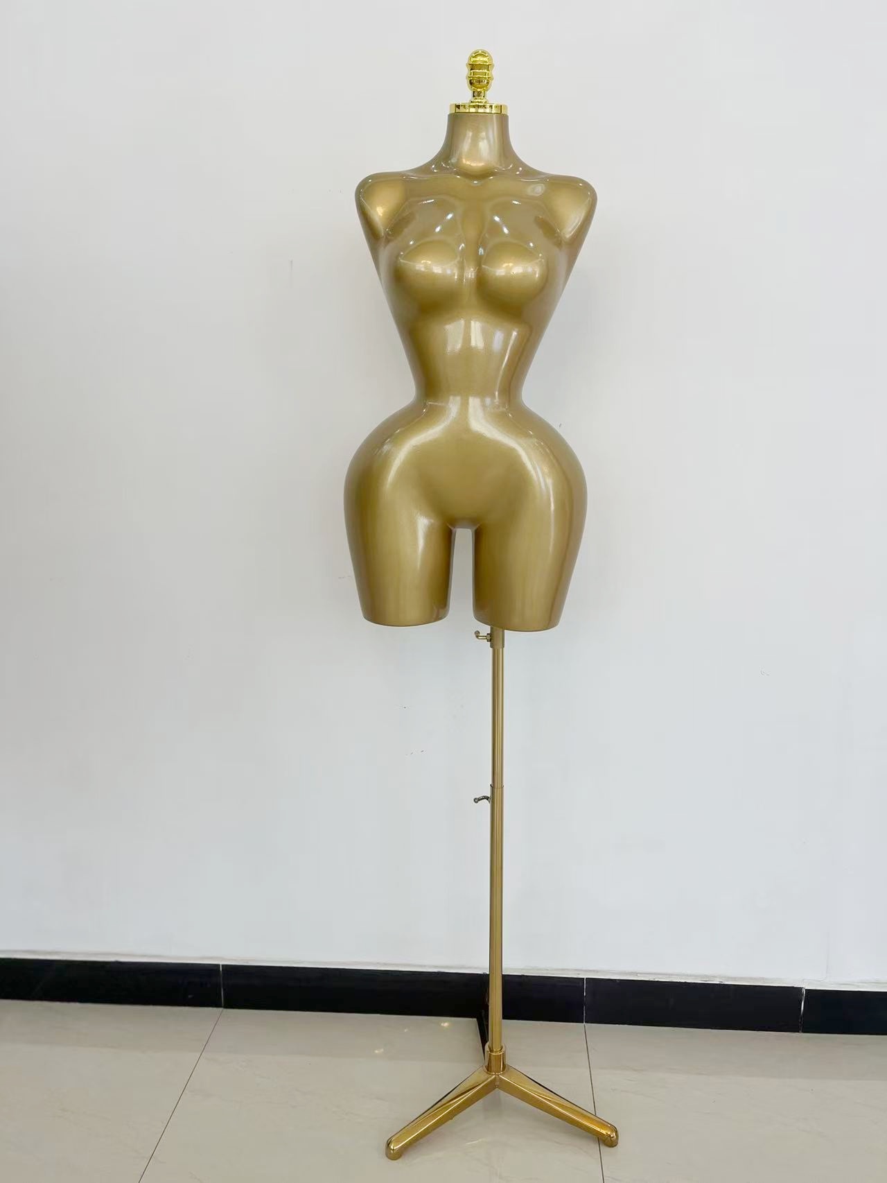 Oro sin cabeza ni brazos.