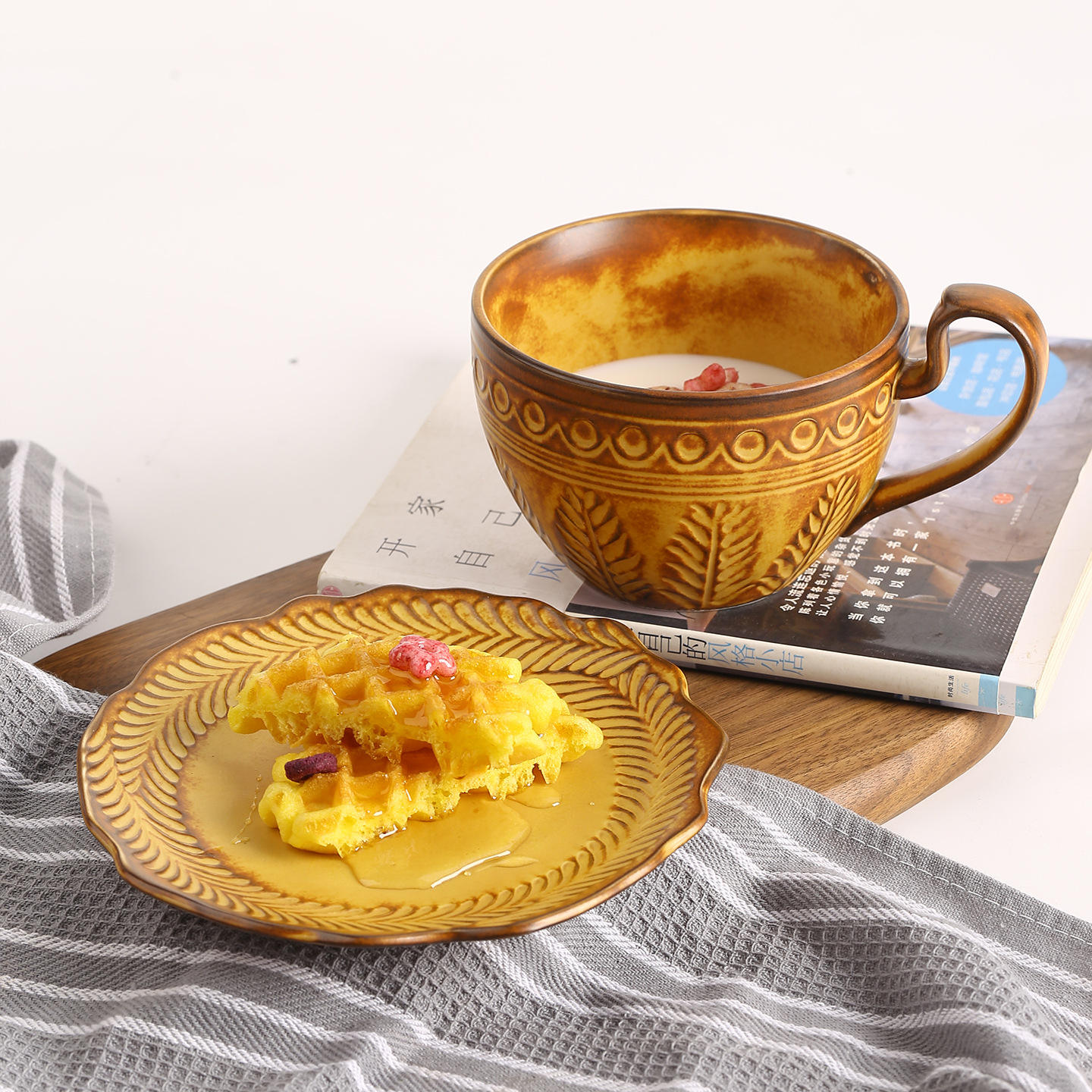 Breakfast Cup + Saucer 480ml Large
