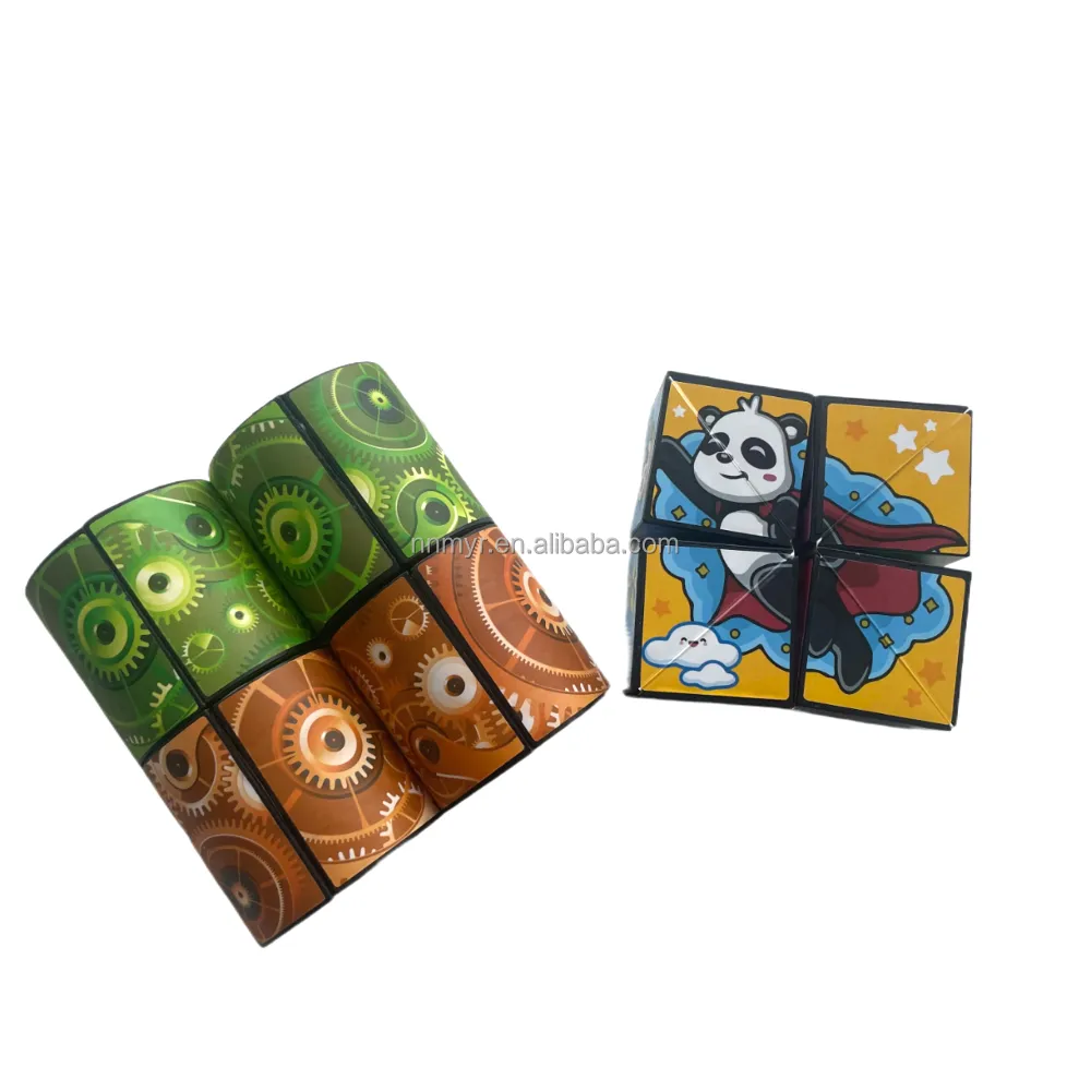 Groothandel Capsule Speelgoed 5 Cm Plastic Bal Met Cartoon Bal Figuur Speelgoed Binnen 3d Geometrie Rubik 'S Kubus