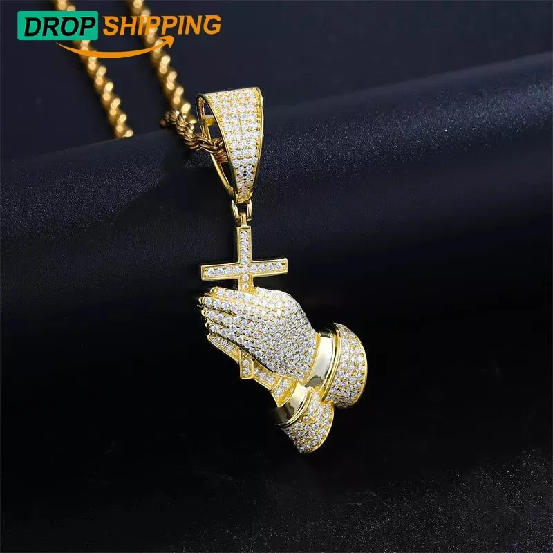 Dropshipping regalo di gioielli di natale 925 Sterling Silver VVS Moissanite Diamond Bling Cross Pray collana con ciondolo a mano