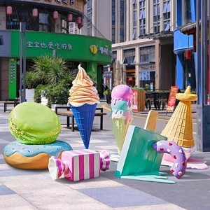 Dev renkli erimiş dondurma koni sahne için fiberglas reçine heykel buz Lolly heykelleri şeker mağaza dekorasyon