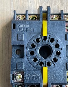 Nuovo e originale Plc P2CF11 presa relè BASE 11 PIN 10A 250VAC PLC Controller di programmazione - Product Image 2