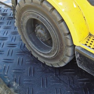 HDPE plastik su geçirmez kaymaz zemin koruma matı 18/20mm geçici yol parça kat Mat UV baskı için pürüzsüz işık - Product Image 4