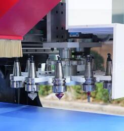 Última máquina de fabricación de muebles enrutador CNC ATC anidado 1325 con sistema de alimentación automática - Product Image 4