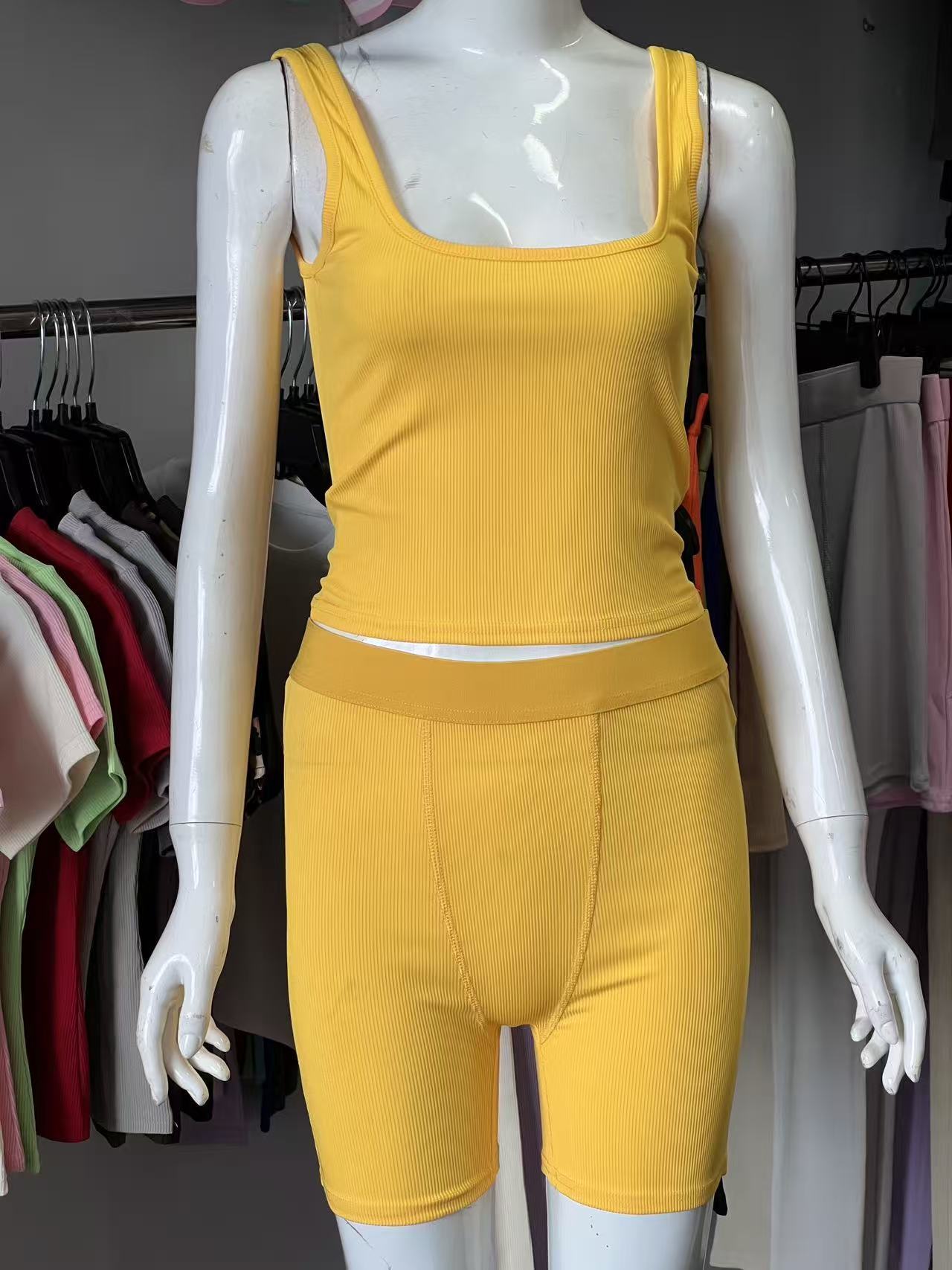 Jaune