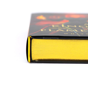หนังสือพิมพ์คุณภาพพิเศษพร้อมขอบพ่นสำหรับผู้จัดพิมพ์ผู้เขียน