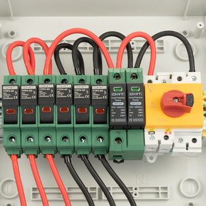 CHYT <strong>3</strong> <strong>Input</strong> <strong>1</strong> <strong>Output</strong> 1000V Outdoor Waterproof IP65 PV Solar Surge Lightning Protection DC Combiner Box - Product Image 6