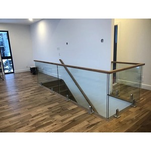Minimalist ische rahmenlose Glas geländer Edelstahl zapfen und gehärtete Sicherheits glasscheiben