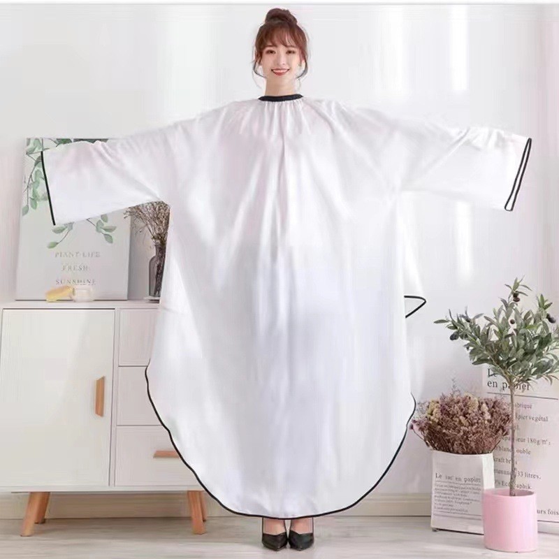 Tissu blanc avec manches