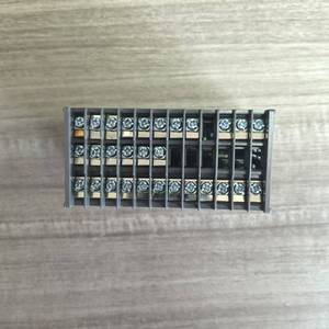 Nuevo y Original Yokogawa UT35A/UT32A Controlador de temperatura de uso general para instrumentos de temperatura - Product Image 5
