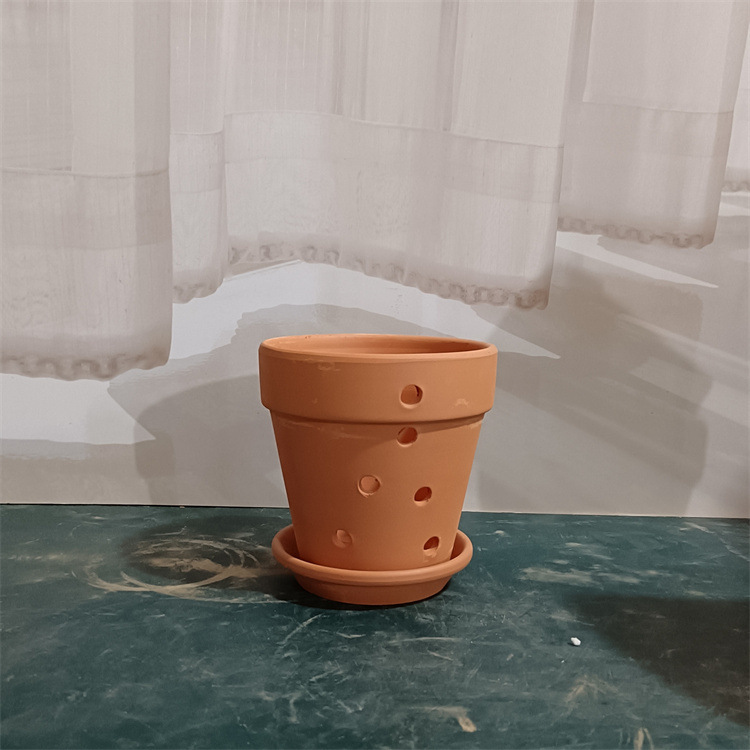 Taupe color Clay pot with tray