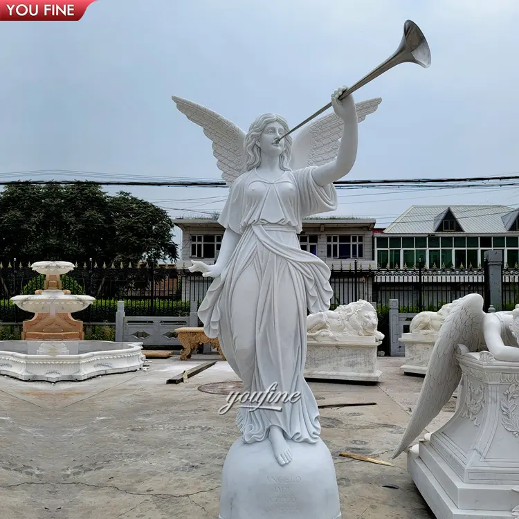 Scultura a grandezza naturale della statua delle ali di angelo di marmo del giardino bianco a grandezza naturale con la tromba