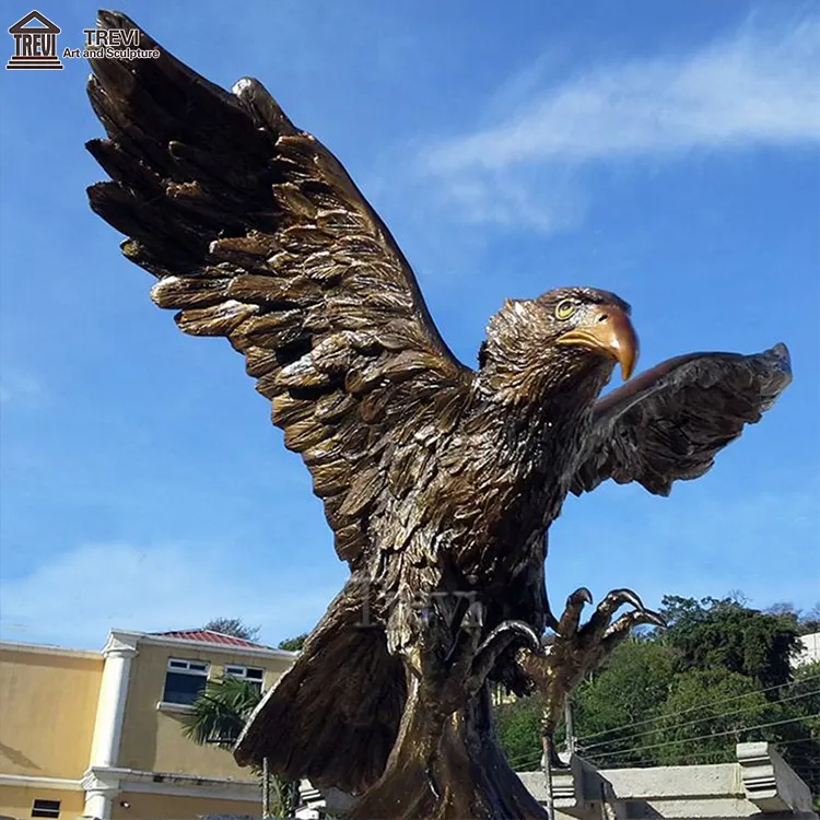 Outdoor Hand Made Animal Sculptures Cast Brass Eagle Sculpture For Garden Decor for Sale