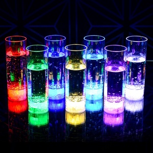 Barlar parti iyilik renkli LED ışık Up Highball cam yanıp sönen gıda sınıfı güvenli temizle plastik Tumblers