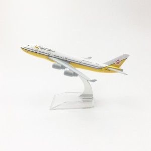 个性化礼品金属合金材料比例1:400波音B747文莱皇家航空压铸飞机玩具