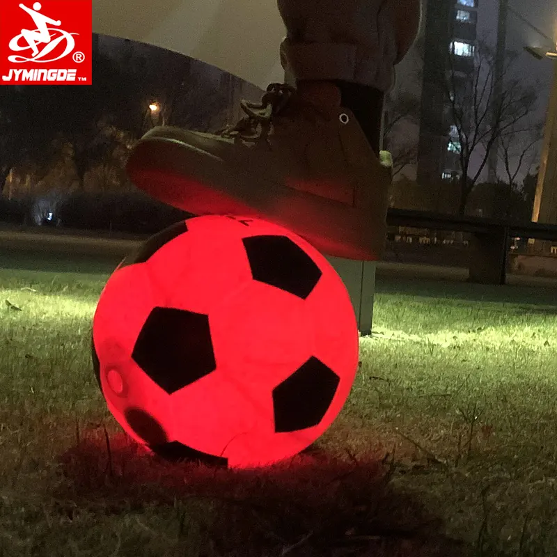 Zymingde bola sepak bola led menyala dalam gelap, bola sepak bola ukuran 5 4 bercahaya kustom untuk hadiah