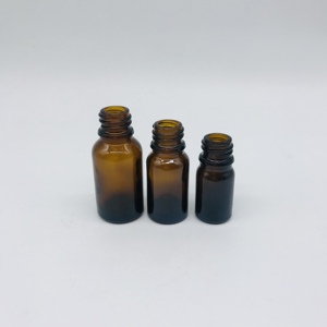 Botella vacía de cristal ámbar moldeada para embalaje cosmético, 5ml, 10ml, 15ml, 20ml, 30ml, 50ml, 100ml, venta al por mayor - Product Image 2