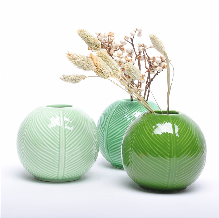 Desktop interior round ceramic ikebana  vases  glazed flora football shape centerpiece vase for weddings countertop