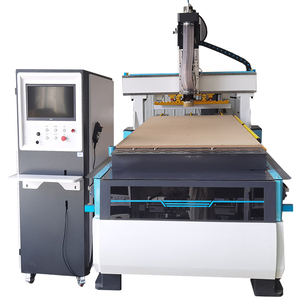 La mejor máquina de grabado y corte CNC de madera para enrutador CNC ATC para hacer puertas de sofá, gabinete con husillo refrigerado por aire de 9kw - Product Image 1
