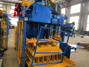 Móvil de enclavamiento de arcilla barro bloques de tierra comprimida ladrillo que hace la máquina de ladrillo que forma la máquina para la construcción de carreteras de construcción - Product Image 3