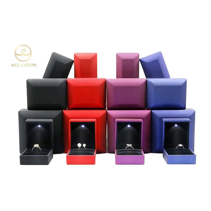 Colar com logotipo personalizado pingente de anel LED caixa de joias fabricante caixa de joias com luz LED preto