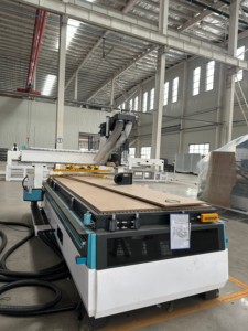 Venta caliente 1325 máquina de anidamiento CNC máquina de grabado de madera procesamiento personalizado enrutador CNC automático escala procesamiento de madera - Product Image 2