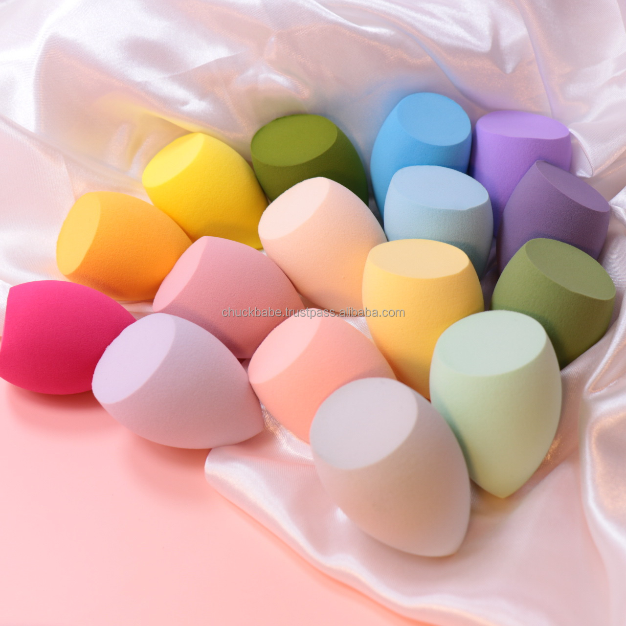 สีขาว