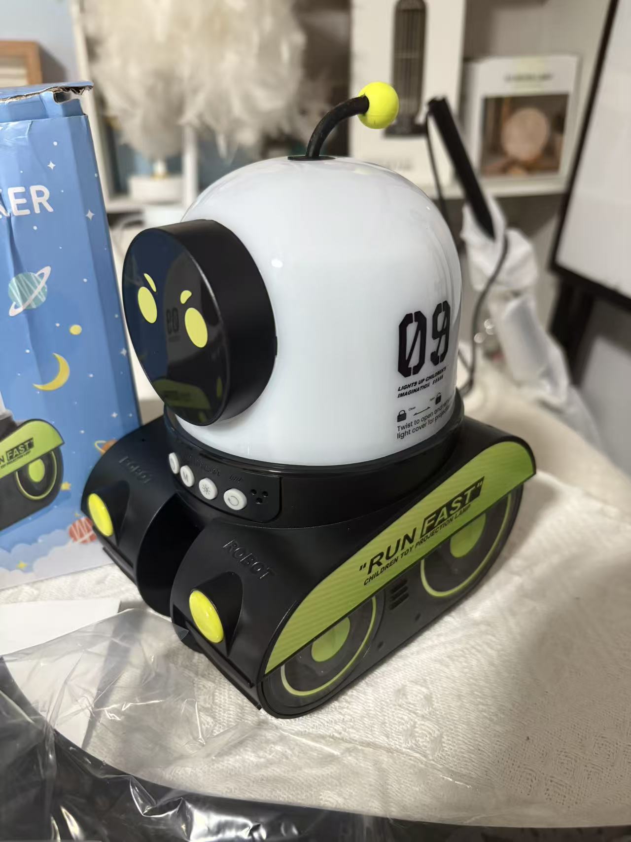 Eight-tone Robot 6 Light