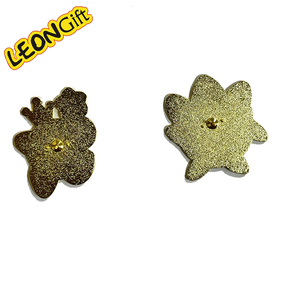 Leon özelleştirilebilir UV baskılı Metal hediye etkileyici kalıp kesim emaye Pin Anime ofset baskı - Product Image 6