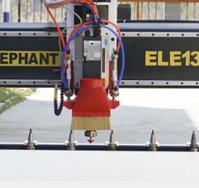 Máquina de carpintería multifunción de alto rendimiento 1325 enrutador CNC para máquina de tallado de madera con sistema de cambio automático de herramientas - Product Image 3