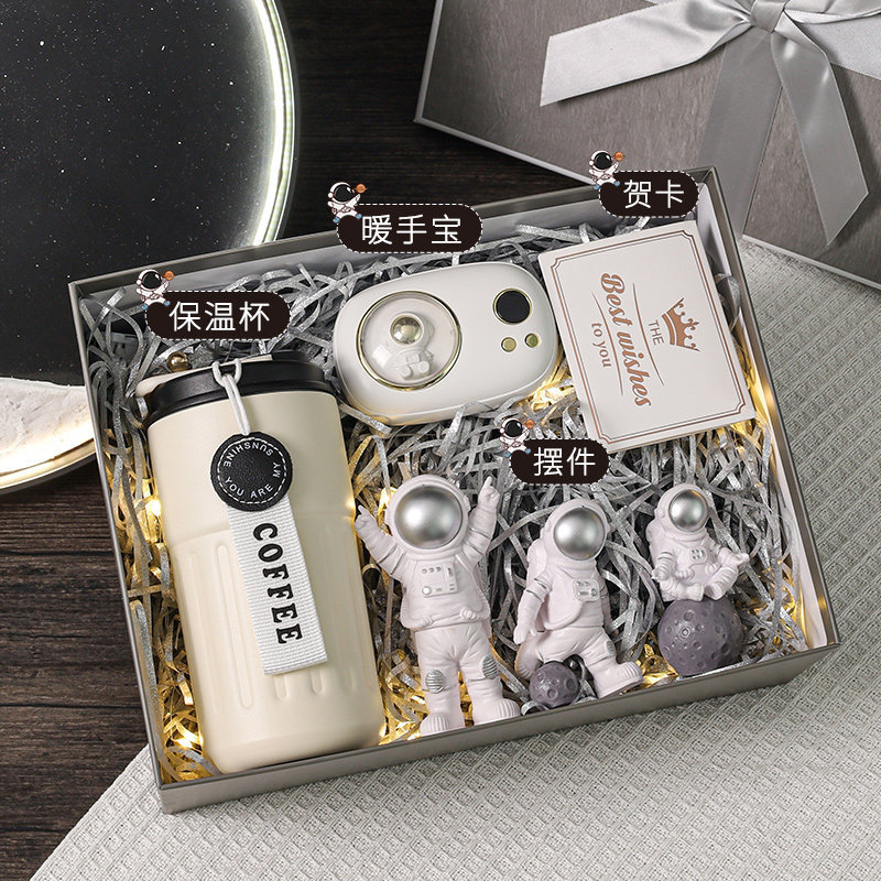 Set 17: tazza thermos+figurine+scaldamani