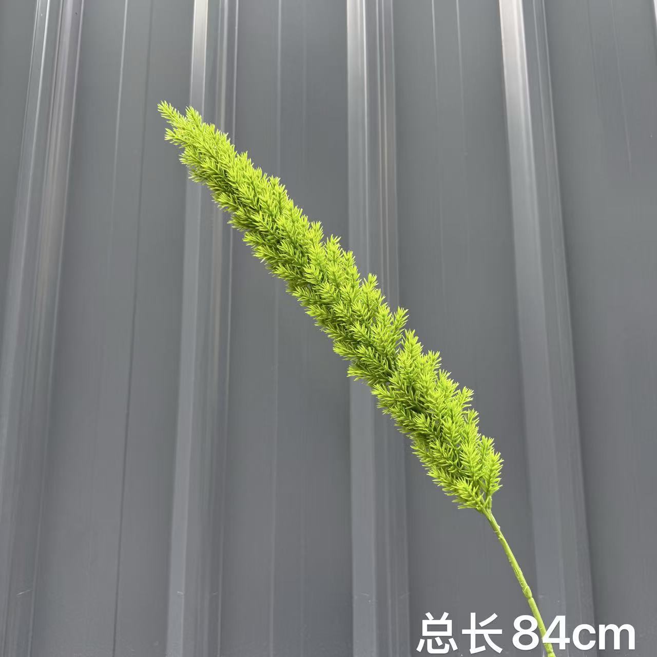 Spray color single fox tail