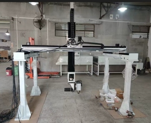 Sistema de robot de selección y colocación de pórtico con elevador de vacío de brazo eléctrico y manipulador de polígono con componentes de motor central - Product Image 6
