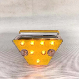 Trafik otoyol kenar bariyeri ışıkları yansıtıcı yamuk Delineator sonrası LED güneş Delineator - Product Image 4