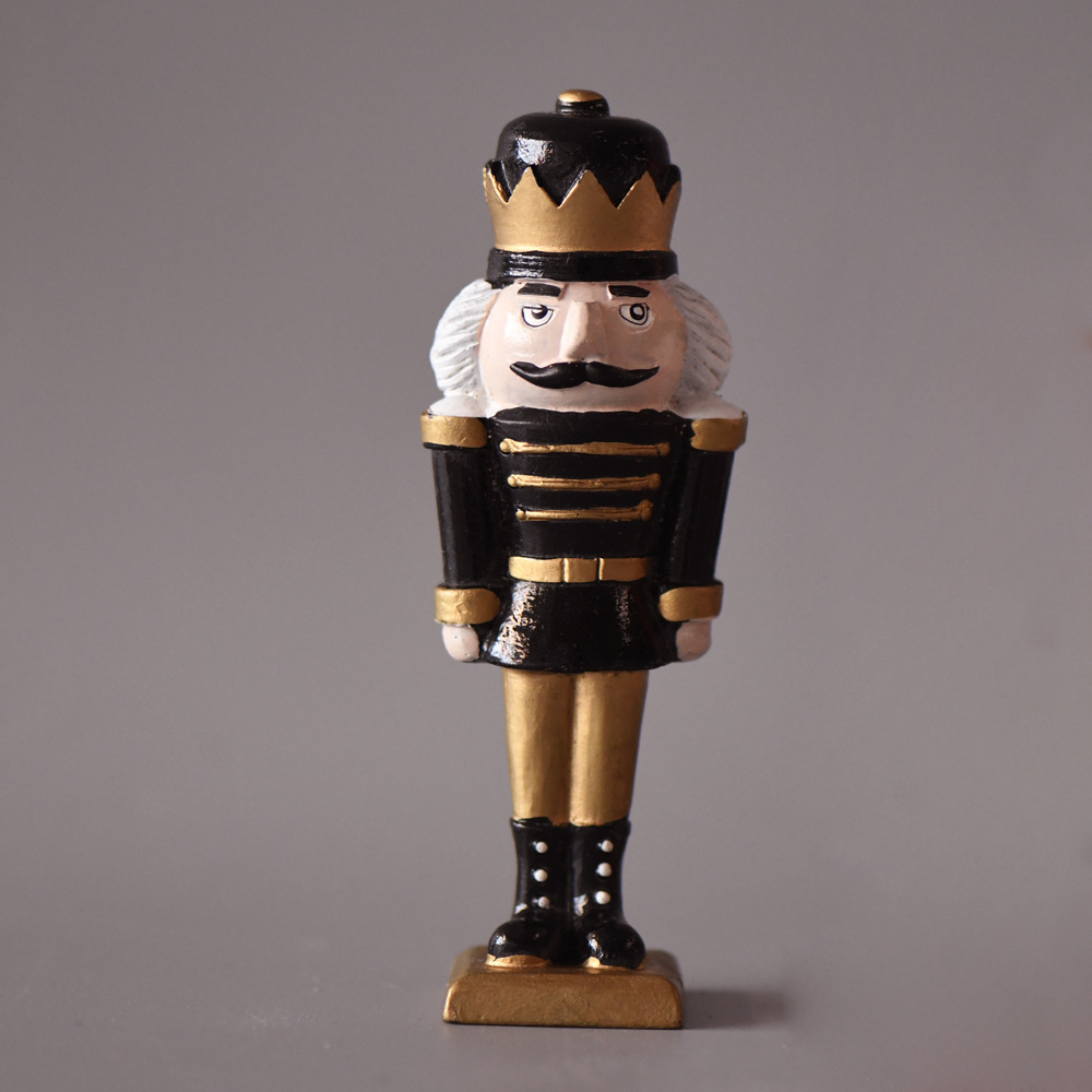 Nutcracker black - dimensions: height 11* width 4cm weight: 58g