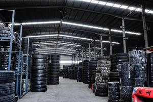 Yüksek kaliteli Offroad tekerlekler lastikler 355/55D625NHS hava çalışma platformu standart lastikler