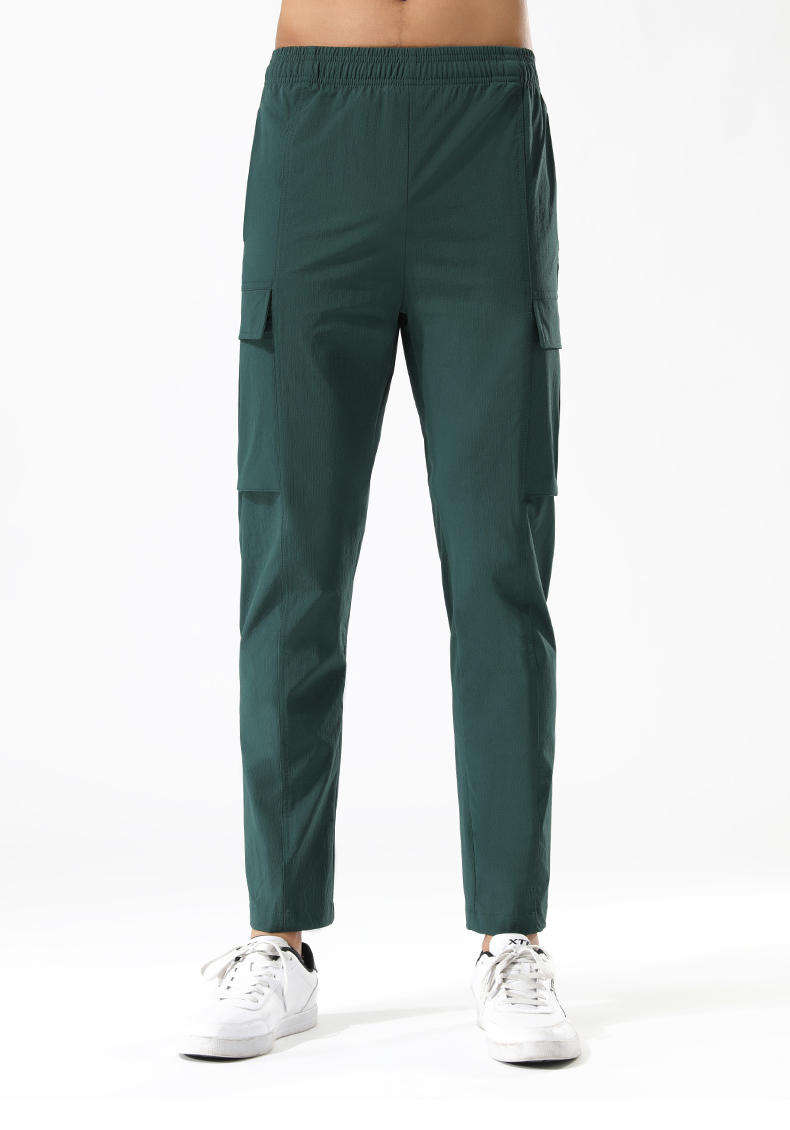 มีสีเขียวขุ่น