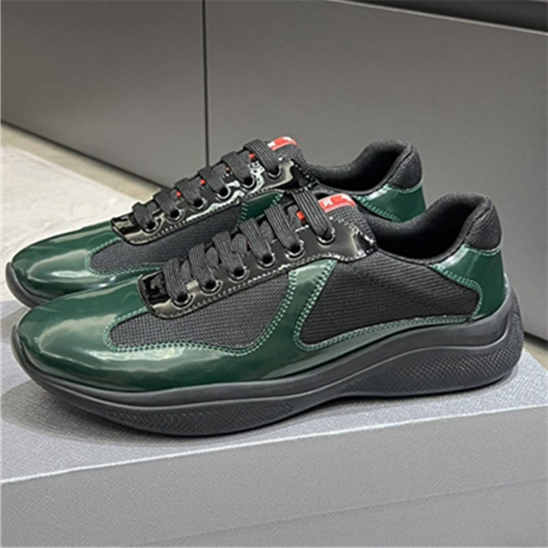 สีเขียวเข้ม