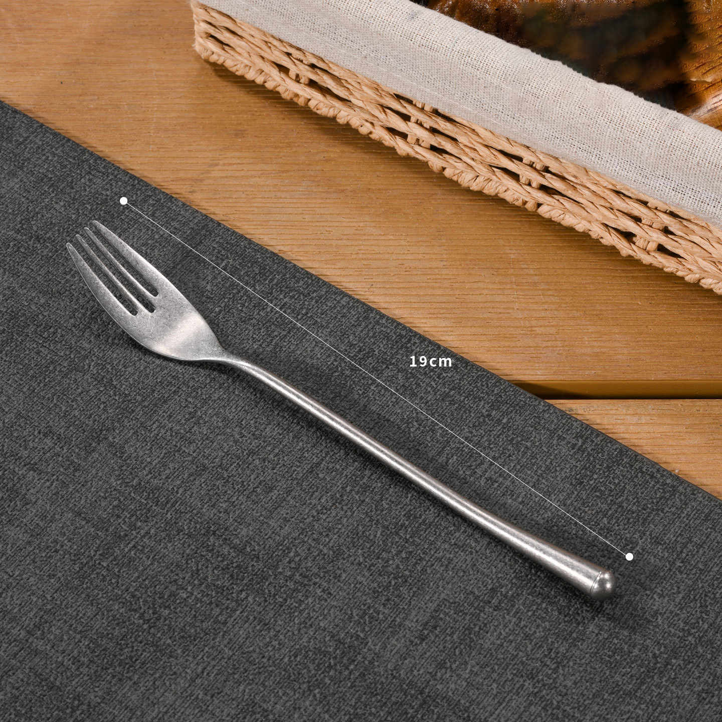Dessert fork -- retro silver