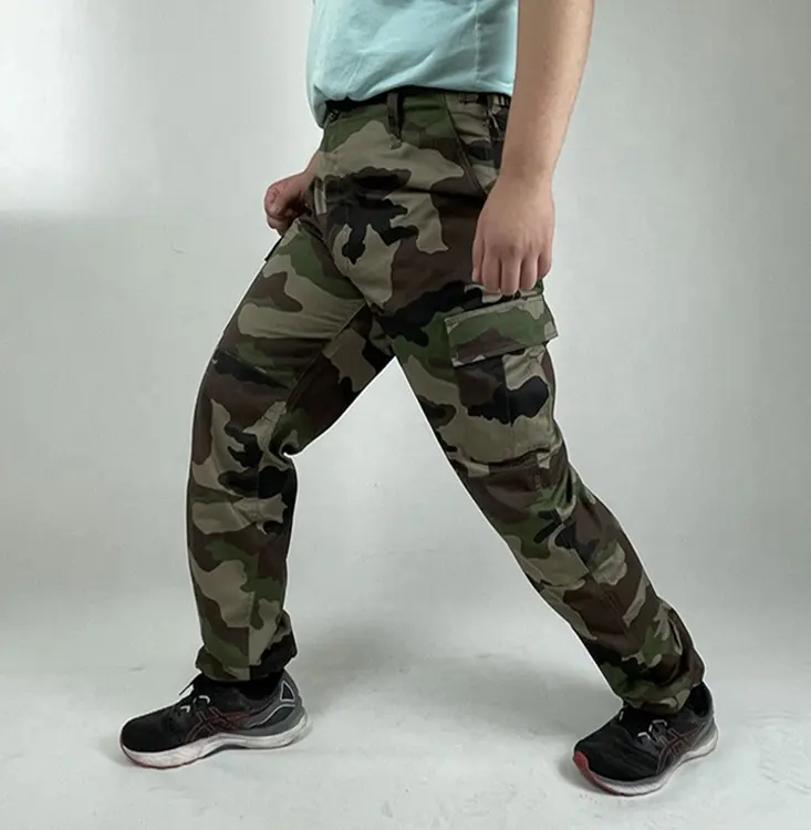 Venta al por mayor OEM pantalones cargo streetwear sarga pantalones de algodón caqui Track pantalones cargo con detalle de botón personalizado para los hombres