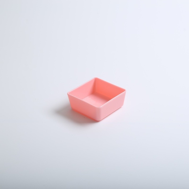 Single-compartment dish (pink) made of food-grade PP material