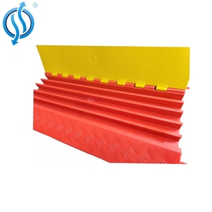 Fabrika toptan ağır koruyucu köprü kapak kauçuk hız yumru 1 2 3 4 5 kanal kablo rampası - Product Image 2