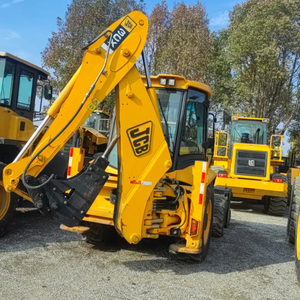 JCB 3CX: donde la potencia de carga se encuentra con la destreza de excavación en una sola máquina. - Product Image 2