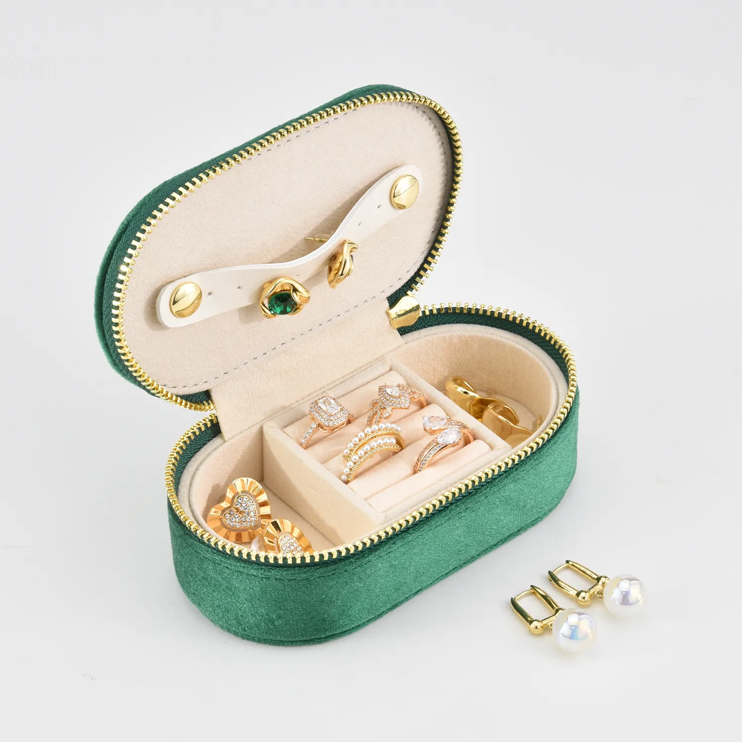 Kotak perhiasan beludru Oval, kotak penyimpanan anting cincin beludru Portabel Travel Organizer zamrud hijau perhiasan Logo kustom