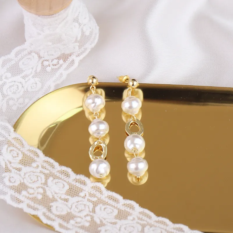 Designer Pearl Earrings Vintage Circle Earrings For Women Punk Irregular Baroque Imitation Pearl Earring Round Long Drop Dangle