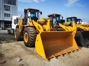 Gebrauchter CAT 966H Radlader mit Geringer Betriebsstundenzahl, 4,2m³ Schaufelkapazität, 4,5m Hubhöhe, 6 Tonnen Nennlast - Product Image 4