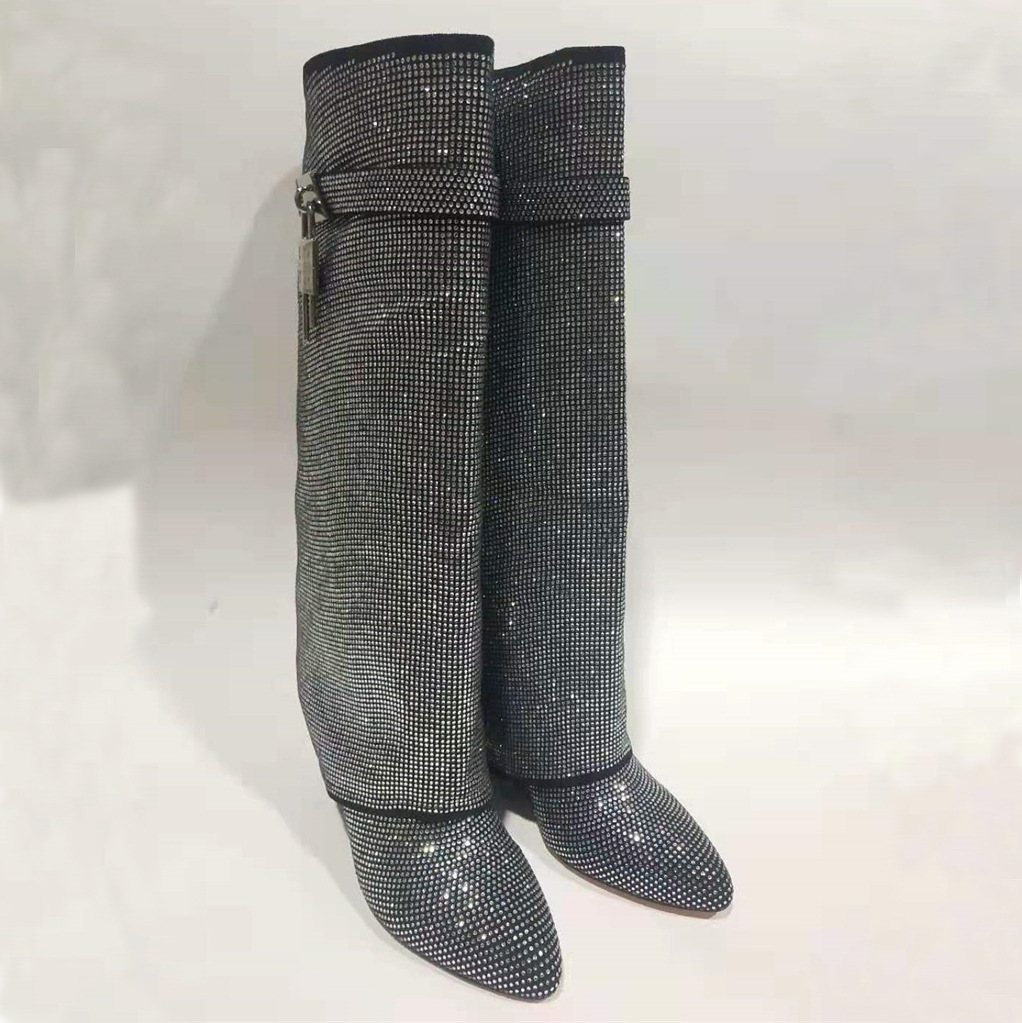 Sfondo nero con diamanti argentati-etichetta originale-tutto argento